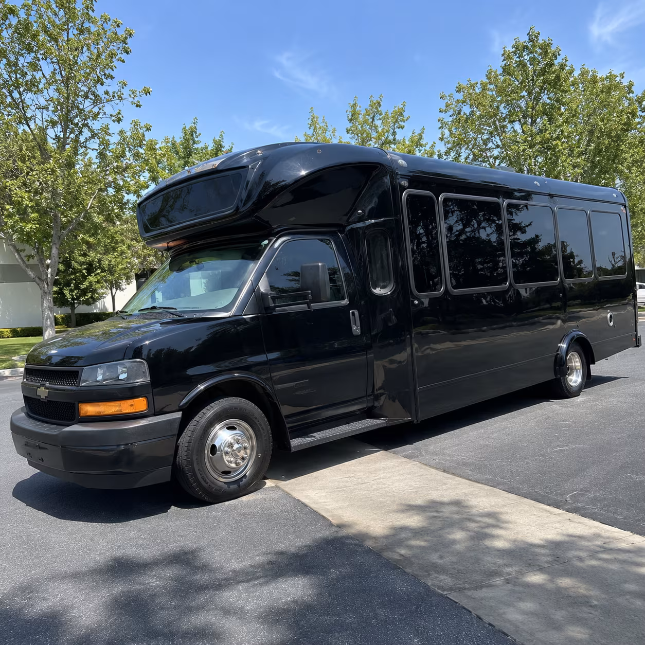 Fullerton Homecoming & Prom Party Bus Rentals